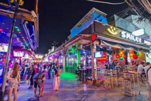 Experience the Vibrant Nightlife Phuket